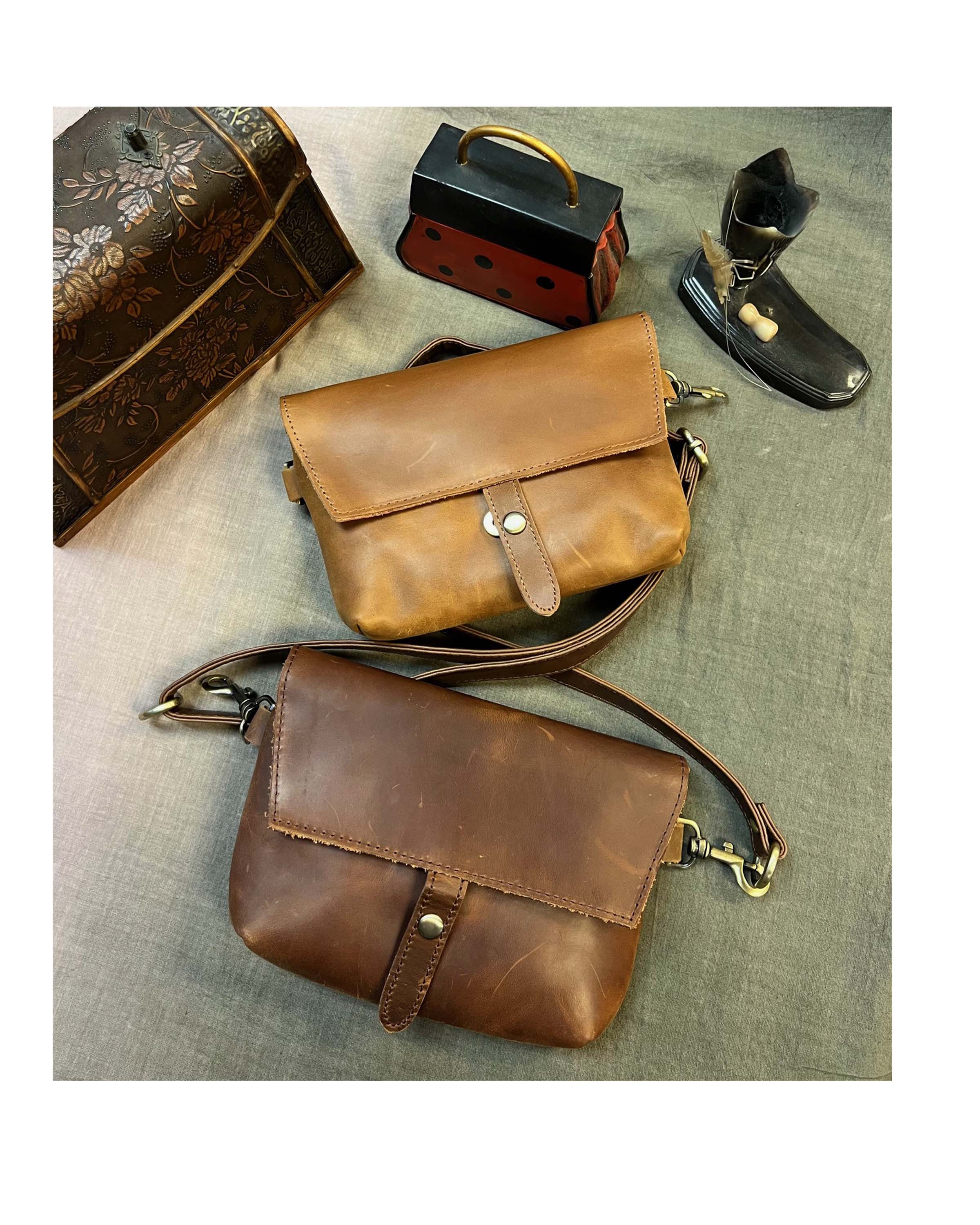 W022S crazy horse genuine leather crossbody