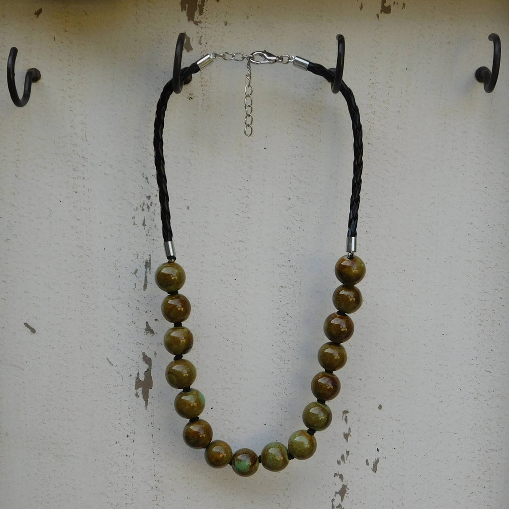 Clay Bead Short Necklace Round Beads