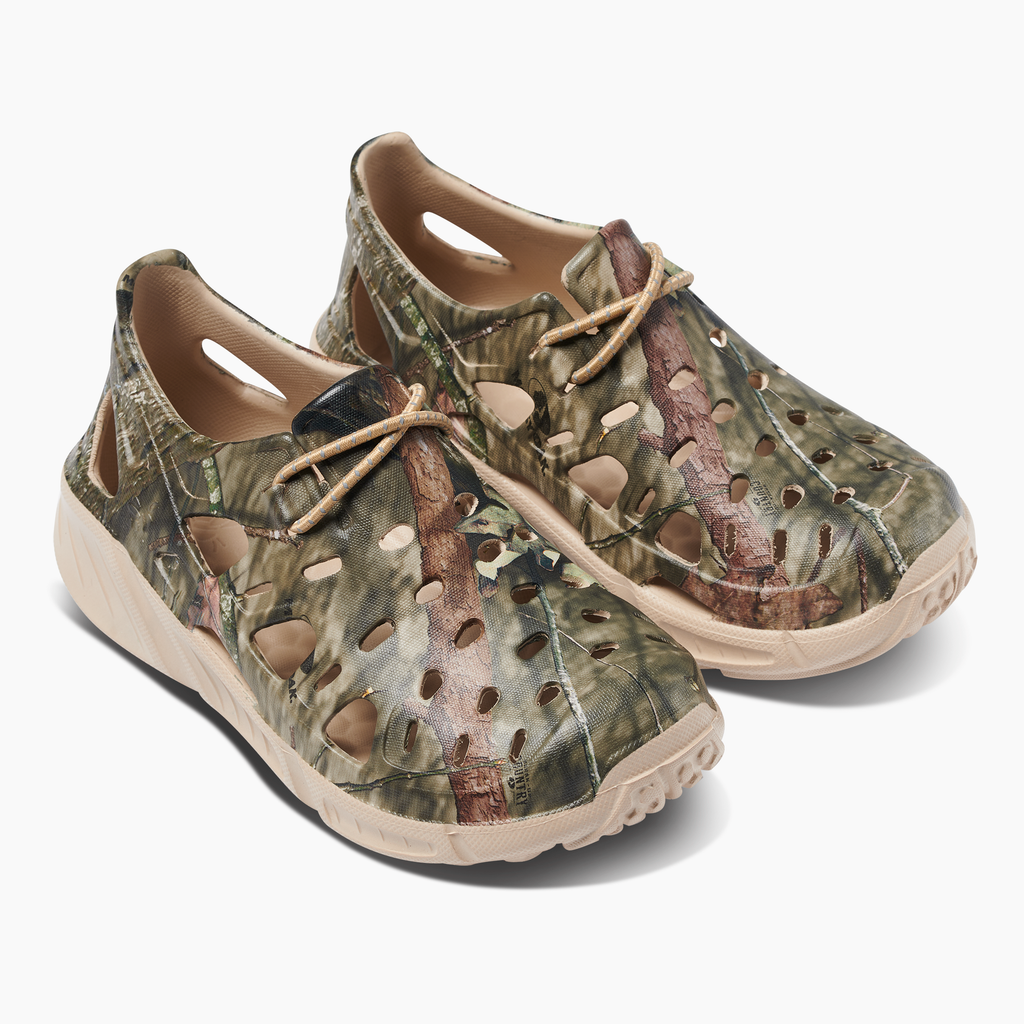Boys Trekking Shoe – Mossy Oak Graphics